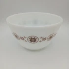 Pyrex Vintage Town & Country White Milk Glass  1 1/2 Pint 401 Mixing Bowl