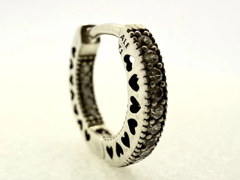 Pendientes individuales genuinos Pandora pavé corazones de Pandora aro circonita cúbica Foto 3 de 4