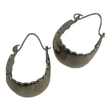 Vintage Silvertone Hoop Earring Scalloped Edge 7/8" Pierced Retro Costume Jewelr