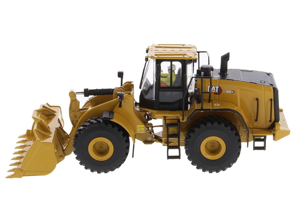 CAT CATERPILLAR 966 GC WHEEL LOADER WITH OPERATOR 1/50 BY DIECAST
