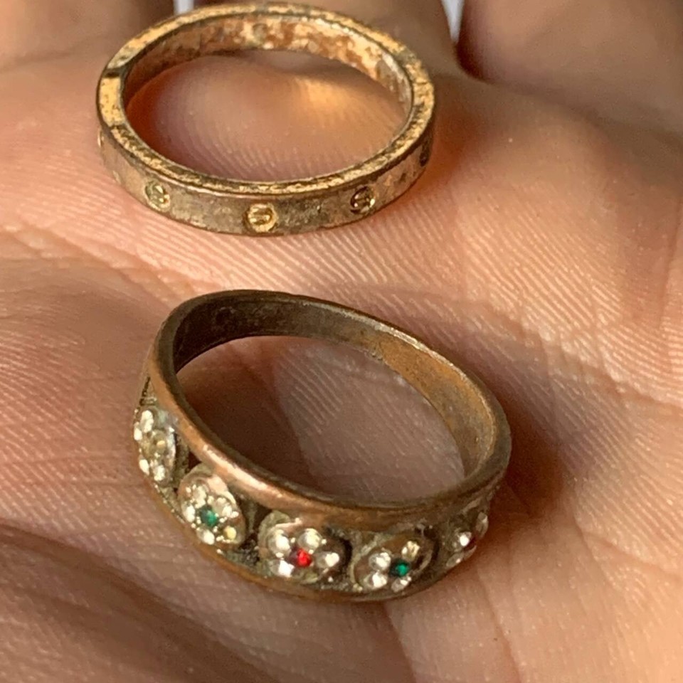 TWO ANCIENT ANTIQUE RINGS RARE ROMAN BRONZE GOLD COLOR WARRIOR VERY ...