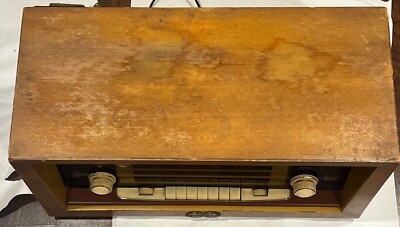 RCA Victor Model 9-INT-1 made by Graetz in Germany. (For Parts Or