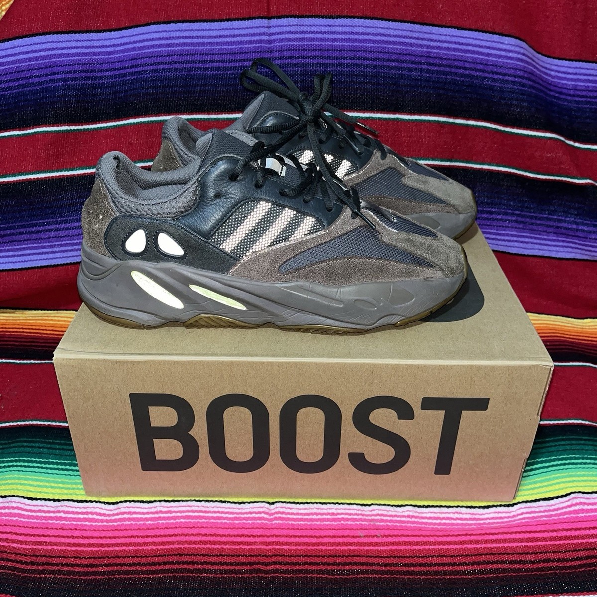 yeezy 700 mauve 11.5