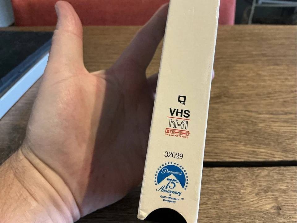 Crocodile Dundee VHS 1987 First Release Paul Hogan  - Image 4 of 4