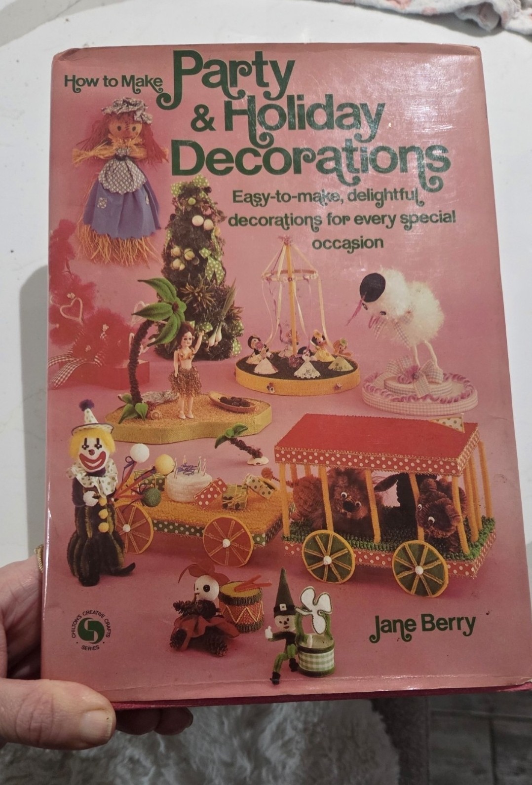 Vintage Crafts How to Make Party and Holiday Decorations  Jane Berry  1976