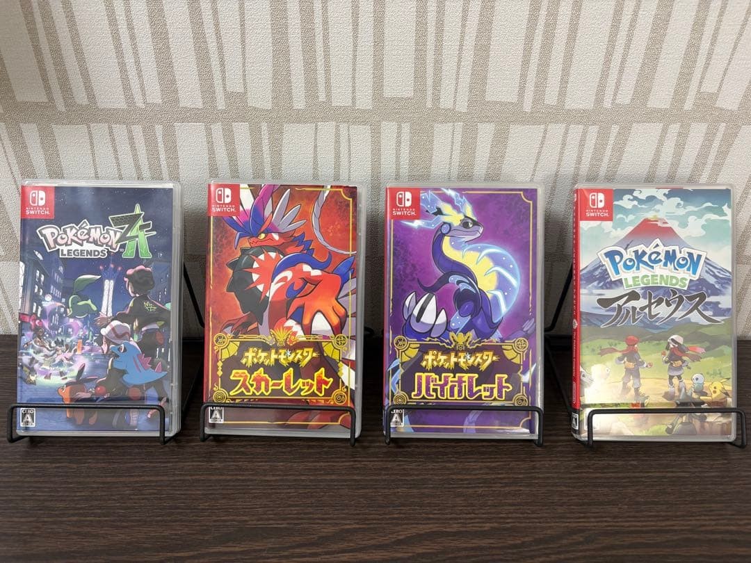 Lotto 4 giochi Pokemon Nintendo Switch versione giapponese