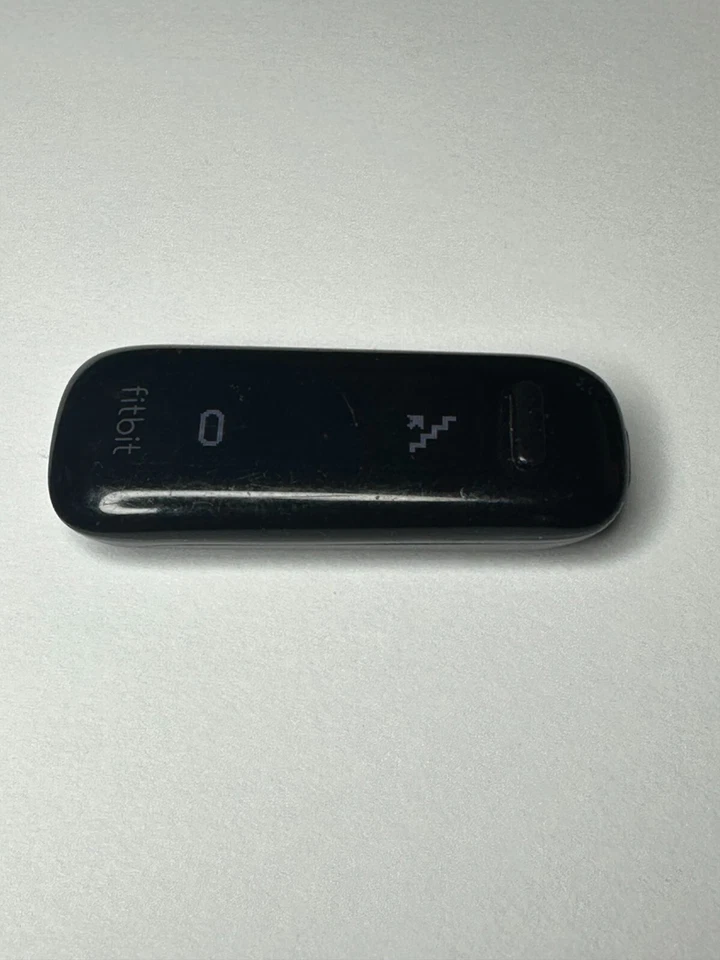 Fitbit One Black -version 6.46 new battery.PLEASE READ THE DESCRIPTION! - Image 3 of 4