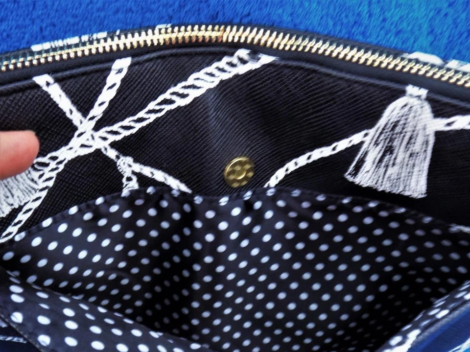 Chico's Blue Tassel Print Padded Tech Tablet Travel Case Zipper Sleeve w/Tag New - Image 3 of 4