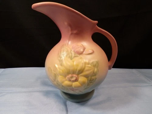 Hull Pottery 5-7 Magnolia Pitcher