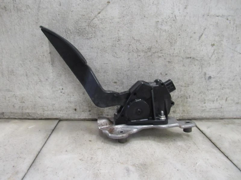 Mazda CX7 2011 pedal de gasolina Foto 3 de 3