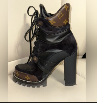 Authenticate Louis Vuitton Boots Patent Calfskin Monogram Star Traill size 8