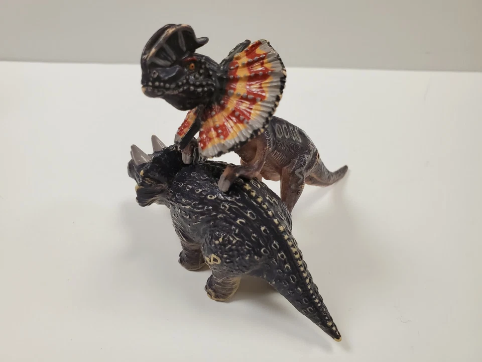 Lote de juguetes de colección Jurassic Park Velociraptor, Triceratops, Eddie, Dilophosaurus años 90 Foto 3 de 4