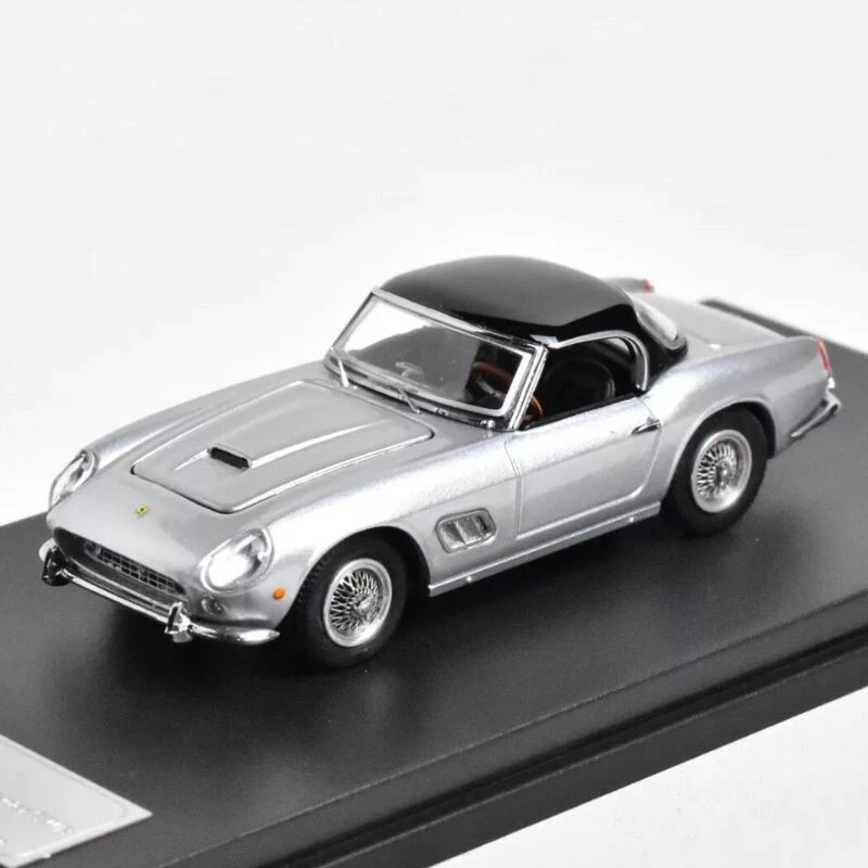 Ferrari 250GT California Spyder SWB, escala 1:64 por King Model Foto 2 de 4