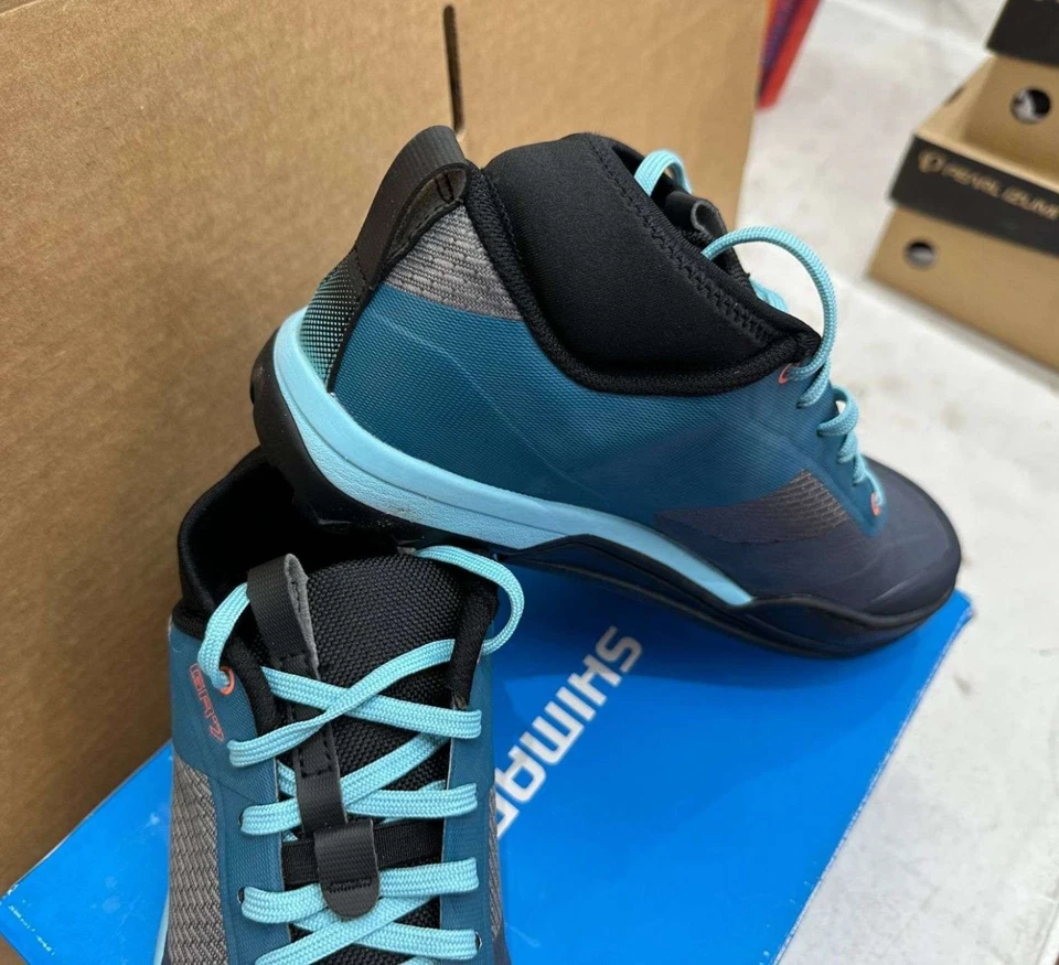 Sapatos femininos de mountain bike Shimano GR7/tamanho UE 39/EUA 7/azul - Imagem 2 de 4