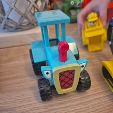 BOB THE BUILDER TRAVIS TRACTOR PUSH ALONG FRICTION POWERED