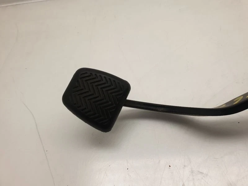 2013 SCION TC 2.5L AT PARKING BRAKE PEDAL ASSEMBLY  - Image 3 of 4