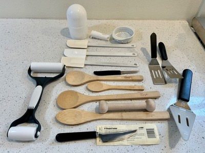 PAMPERED CHEF Lot of 16: Bakers Roller, Classic & Mini Spatula, Slice N Serve +