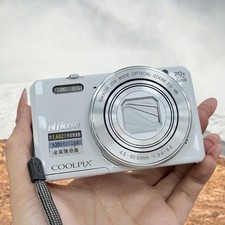 Nikon COOLPIX S7000 16.0MP 20x Optical Zoom Digital Camera White - 90 New