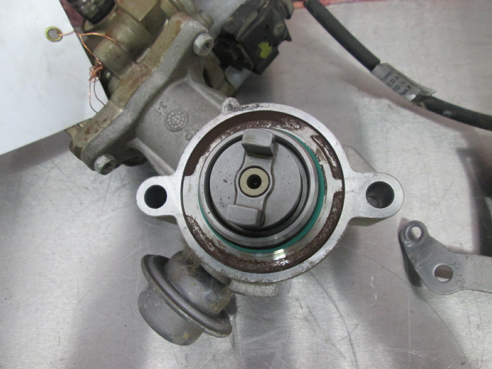 MercedesBenz M271 High pressure pump A2710703501 as good as new in