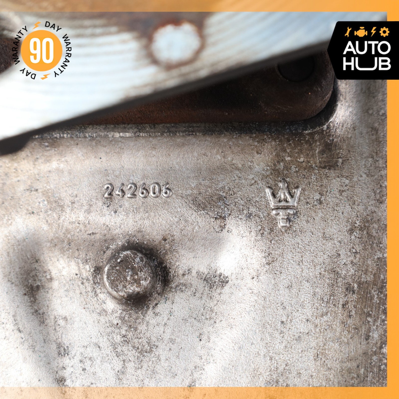 03-10 Maserati Quattroporte M139 Front Left Side Spindle Knuckle Hub OEM 72k