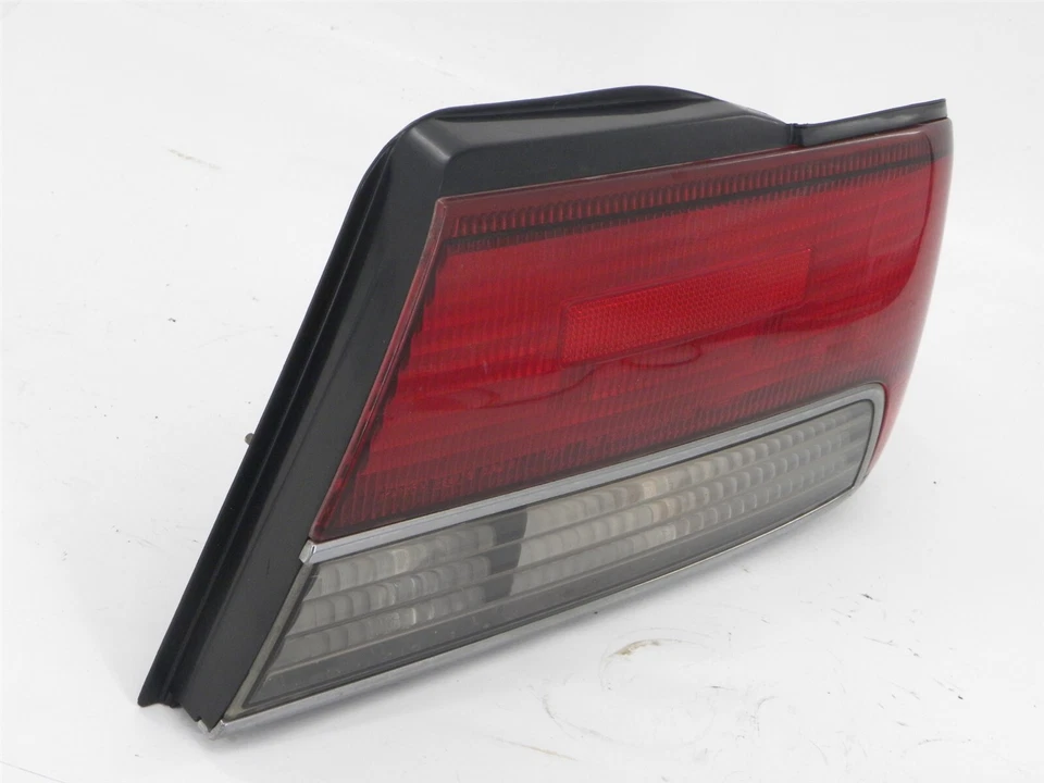 Luz trasera del cuarto exterior del lado derecho del pasajero RH para 92-94 Nissan Maxima GXE Foto 3 de 4