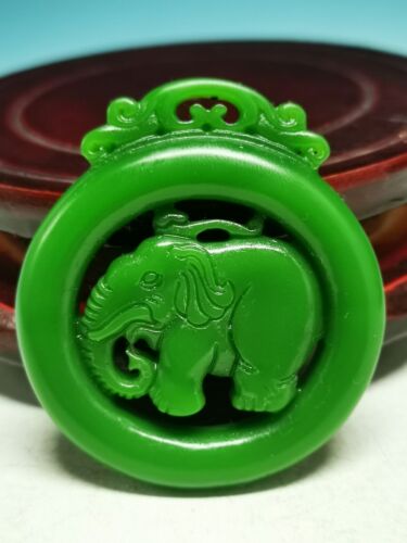 . Beau pendentif éléphant chinois naturel A épinards vert jade sculpté à la main Z06 - Photo 1 sur 8