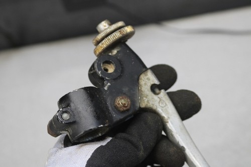 1974 Yamaha TX650 Twin CLUTCH PERCH MOUNT WITH LEVER XS650 T14-0382.SX - Picture 4 of 5