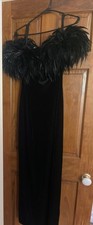 VINTAGE 90'S DAVE  JOHNNY OSTRRICH FEATHER VELVET GOWN SIZE 9/10