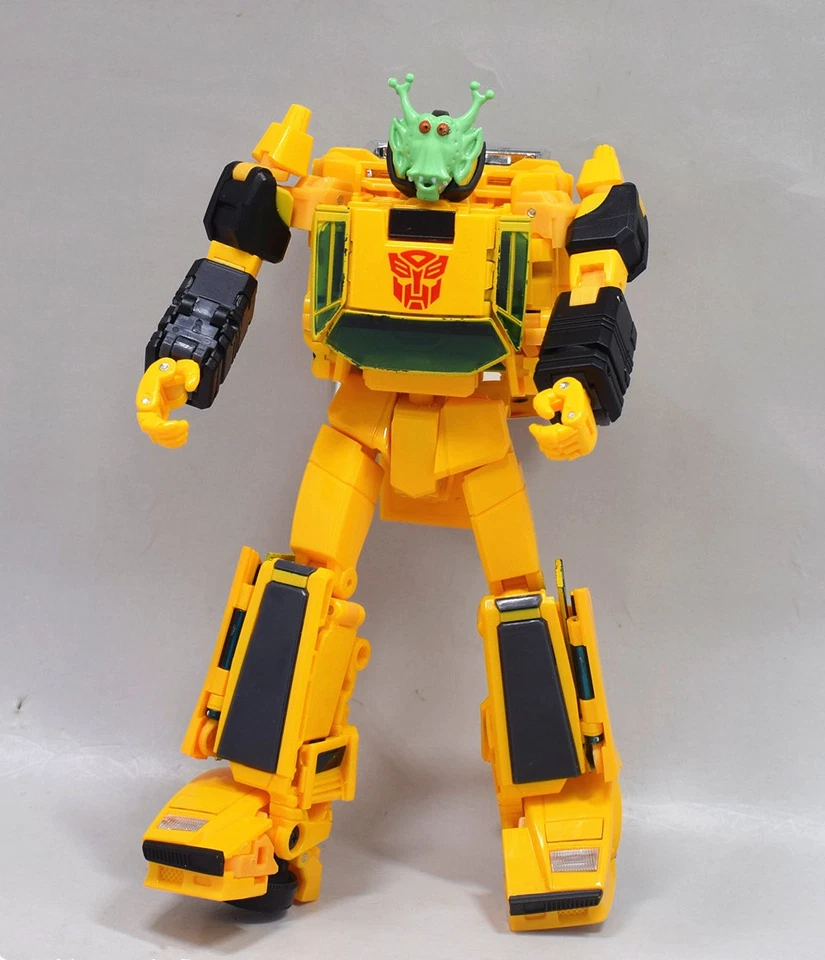 Masterpiece MP39 Autobots Sunstreaker 5" Action Figure Toy New in Box - Image 3 of 4