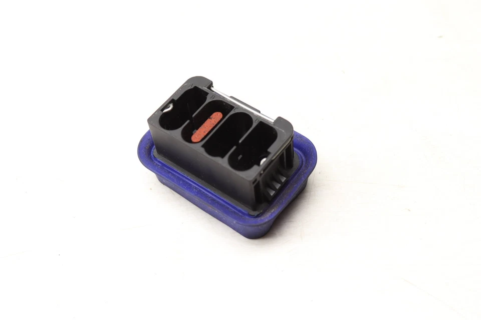 Mercedes-Benz S65 AMG 2007-2013 - Conector de cableado sensor ABS trasero 0395453028 Foto 2 de 3