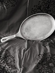 Wilton Pewter Sizzle Platter with Handle Buy Now!