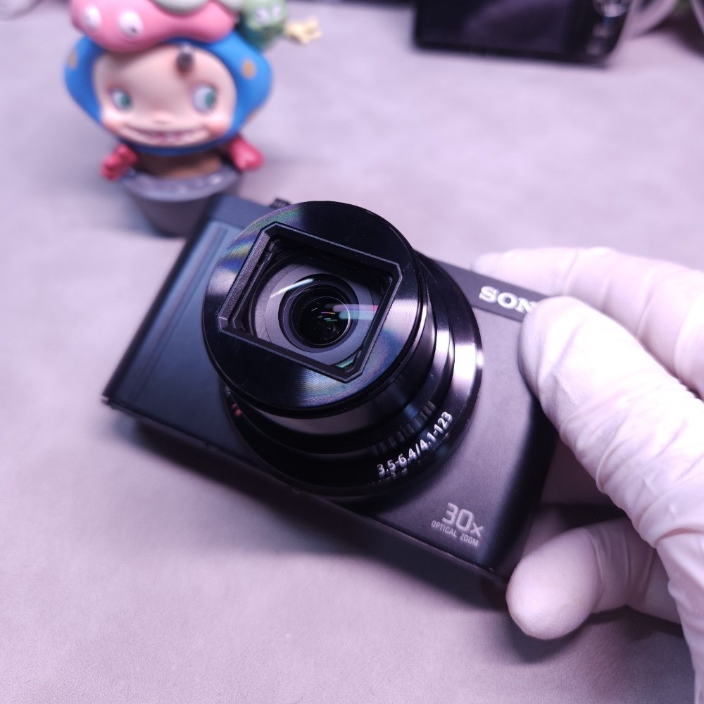 Sony Cyber-Shot DSC-WX500 Digital Camera 18.2MP 30× Optical Zoom