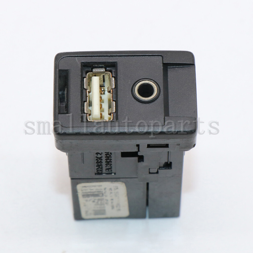 Ծ‸ Ծ Genuine TOYOTA LEXUS SCION STEREO AUXILIARY JACK ADAPTER Oem
