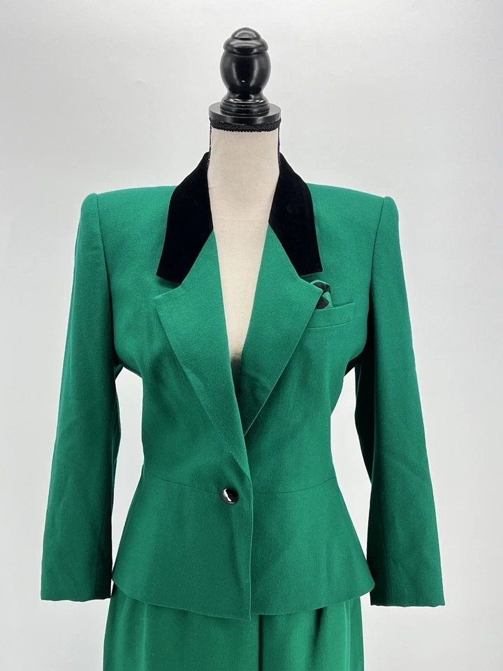 Traje de mujer Kasper for ALS verde EE. UU. 6 / REINO UNIDO 10 falda midi 100 % lana de colección Foto 2 de 4