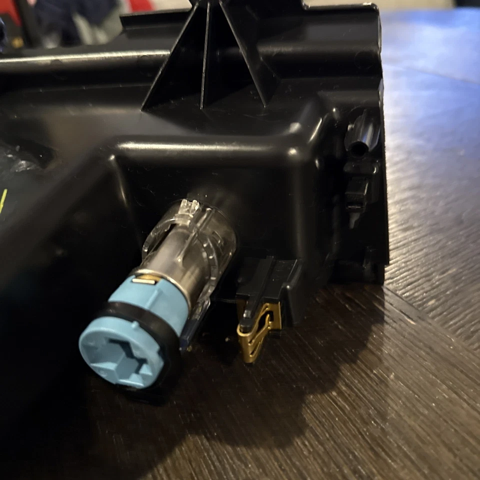 CHRYSLER 300 SRT8 6.4L 12-14 CONSOLA OEM TABLERO RANURA BANDEJA FIBRA DE CARBONO BISEL TEIM Foto 3 de 4