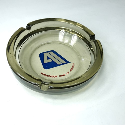 Vintage Ambassador Inns of America Circular Smoked Glass 4.5" Ashtray - Picture 2 of 3