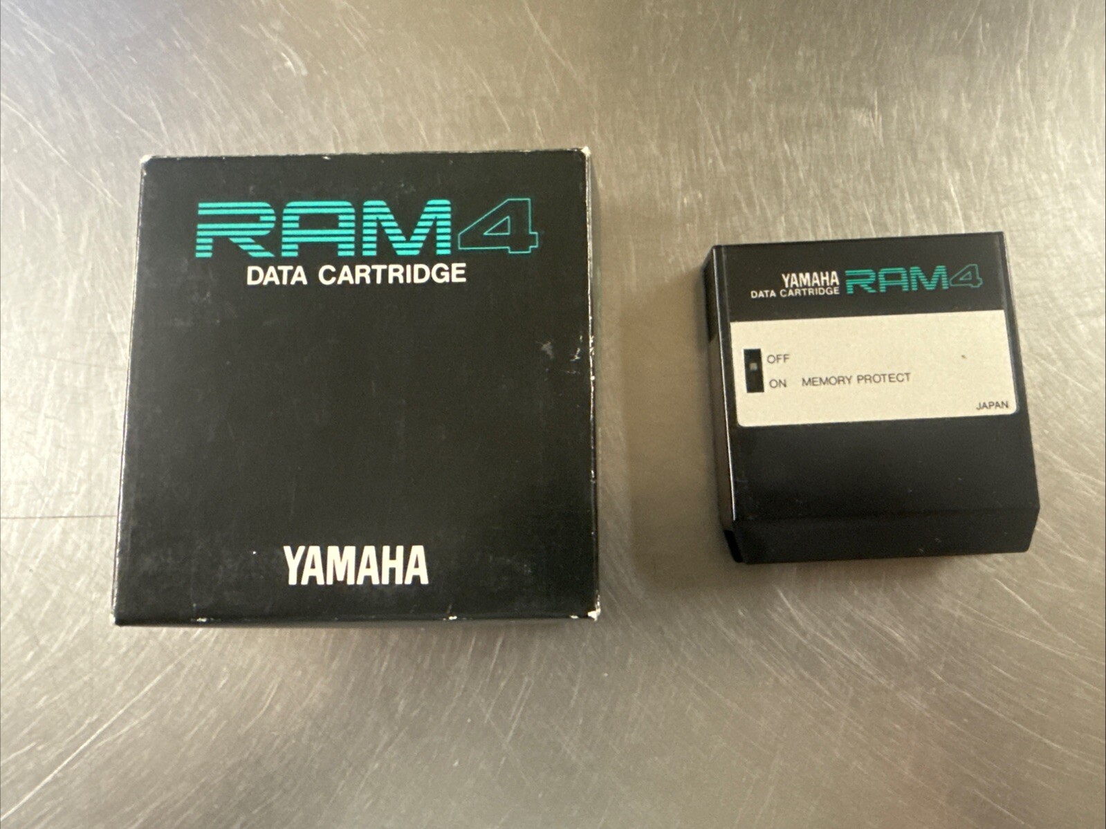 YAMAHA 「VRC-101」 DATA CARTRIDGE for DX7 YAMAHA VOICE ROM VRC-101 Keyboard Plucked DATA CARTRIDGE for