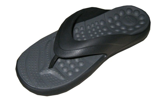 mens crocs reviva flip