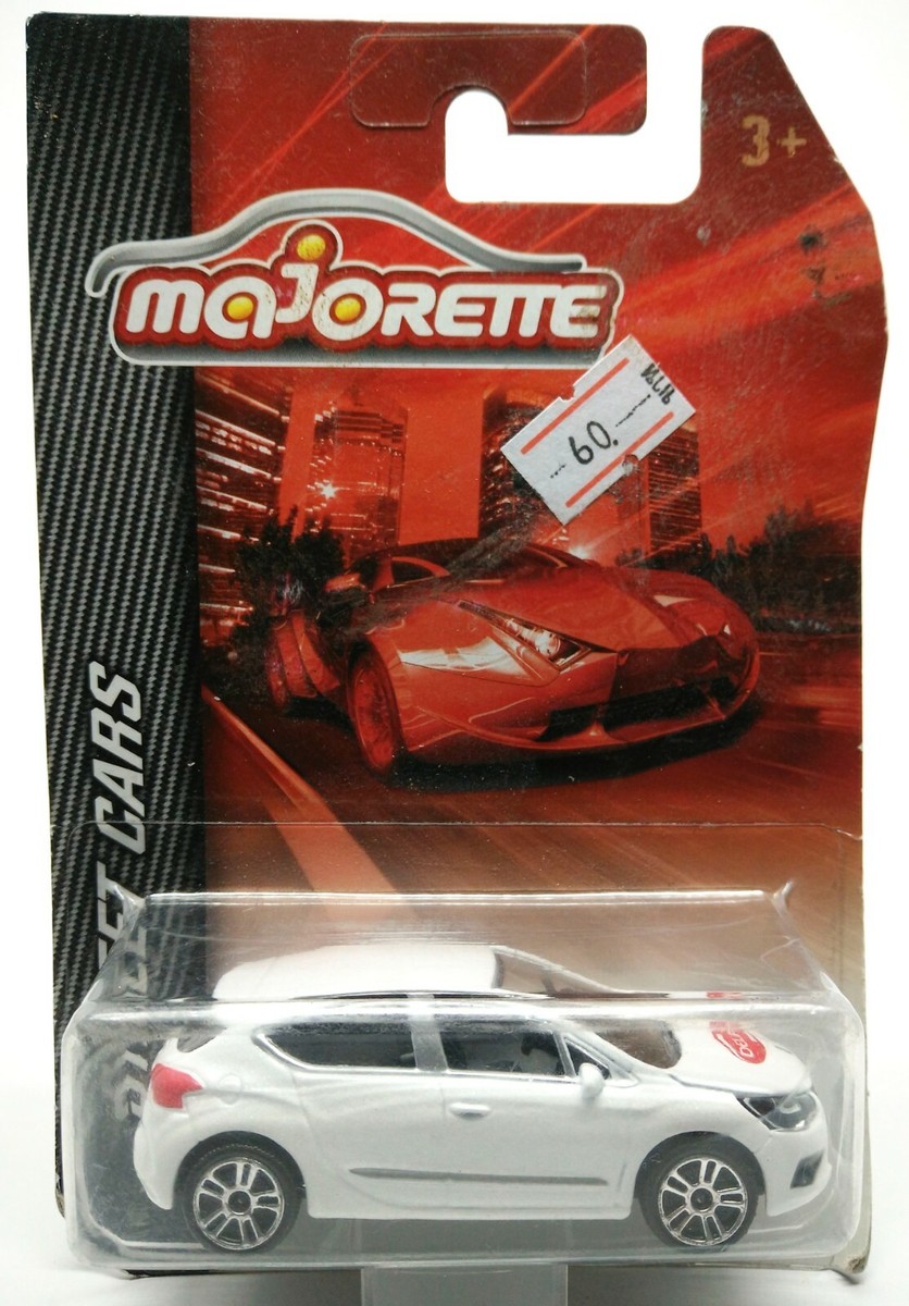 CITROEN DS4 ホワイトミニカー 1/43 Majorette Citroen DS4 White - Delphi 1:64 (3 inches) in Long