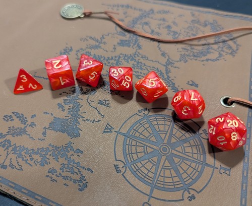 ✨Fire & Gold✨ 7 Dice Set Poly RPG DnD Dungeons Dragons AD&D Pathfinder d20 - Picture 3 of 4