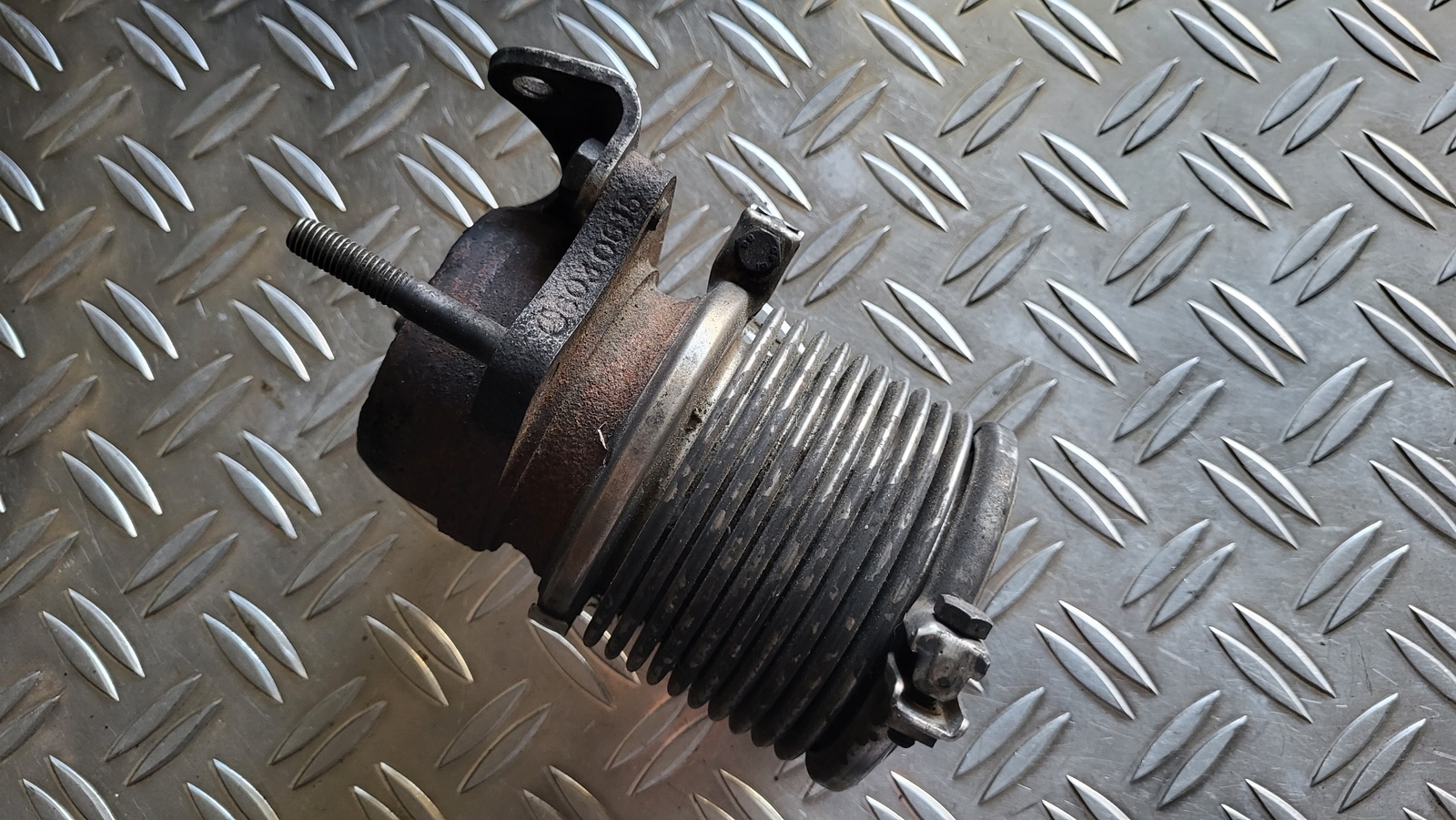 Mercedes-Benz W124 250D Turbo Sedan Exhaust Tube 1989