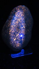 YOOPER LITE STONE FLUORESCENT SODALITE ROCK LK.SUPERIOR GLOW UNDER UV 1.1 Pounds