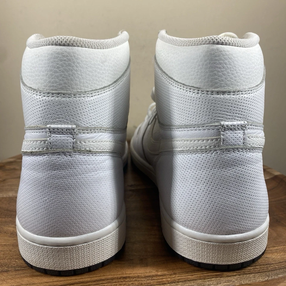 Nike Air Jordan 1 Retro OG Blanco Perforado Hombres Blanco Talla 15 Zapatos 555088-100 Foto 4 de 4