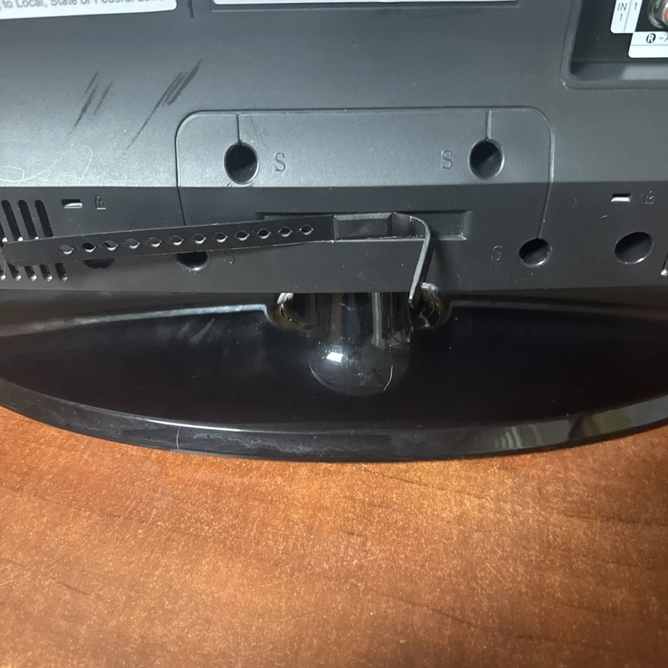 Samsung LN26A450C1D 26″ 720p HD LCD TV Dolby Digital Black - Image 4 of 4