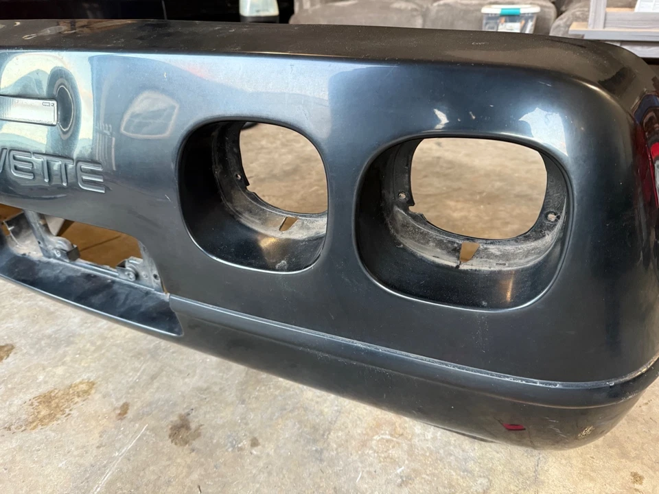 Conjunto de cubierta de parachoques trasero Chevy Corvette C4 1991-1996 negro usado OEM Foto 3 de 4
