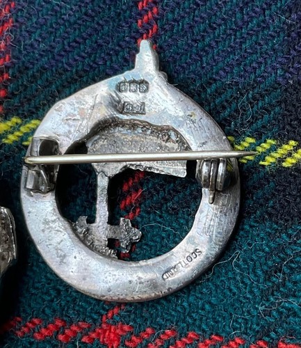 Vintage Sterling And Plated SCOTTISH BROOCH PINS Clan MacDonald, MacMillan MOTTO - Picture 5 of 7