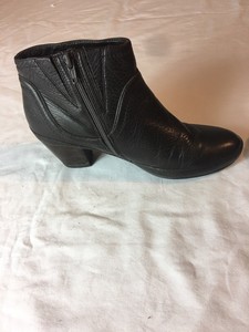 clarks boots size 5