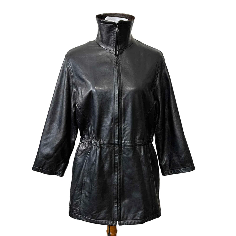 Jaqueta Duck Sport NY Feminina Pequena de Couro Preto Manga Longa com Gola de Cabelo de Bezerro - Imagem 2 de 4