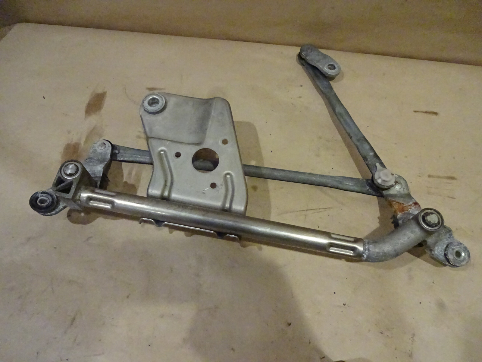 Ferrari California  Widshield Wiper Linkage- No Motor P/N 69770800
