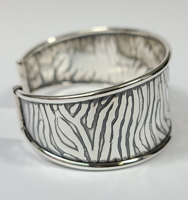 Sterling Silver Zebra Pattern Wide Cuff Bangle Br… - image 4